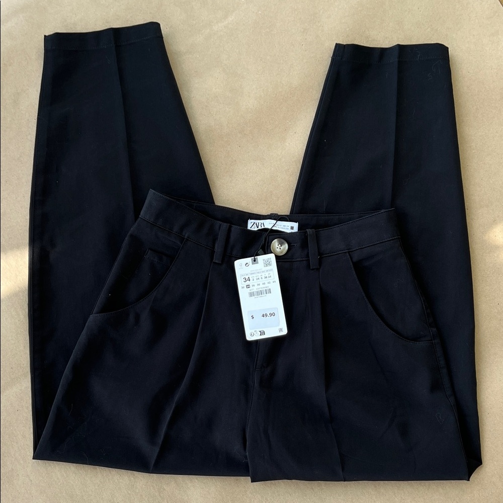 ZARA Women’s Size 34 (US 2) Black Pleated Ankle Pants